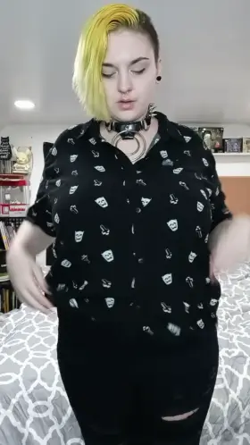 Do you enjoy goth big titty drops?