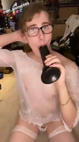 Can I worship your straight, alpha cock like this~?🥹🥵💕