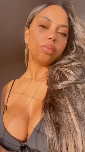 Who wants to be jailed in my heart forever?