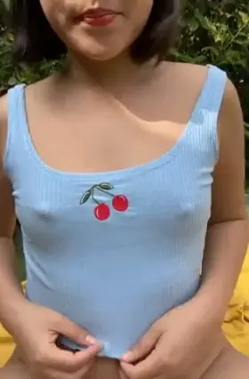 If i flash to you like this outdoors, what would you do?