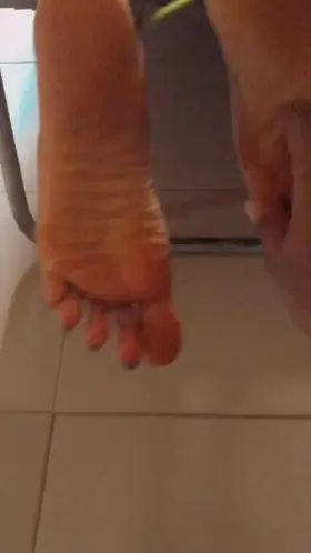 Her first time being tickled and my first time tickling. This is the chaos that occurred 😂