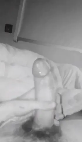 looking for a girl to play with me tonight 😈