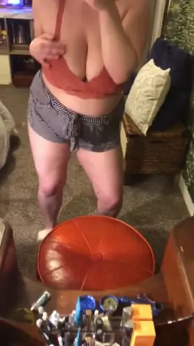 What’s the vibe tonight everybodyyy 🍭😛💋(OC)