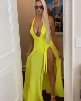 When Mommy's entering your room like that 😈