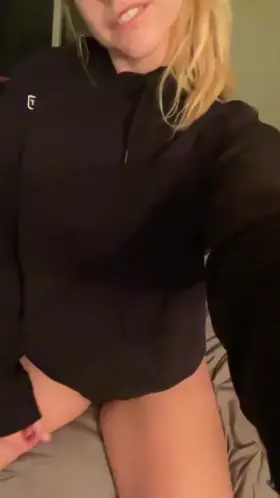 How’s your day going? 😘🍑