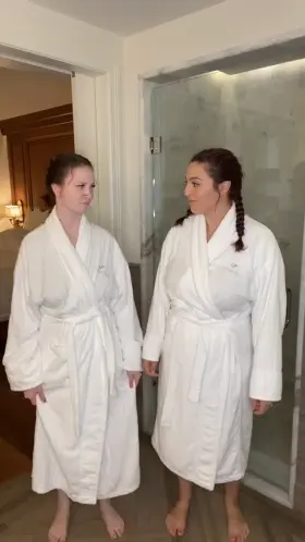 What's better than one pair of titties dropping? 🤔