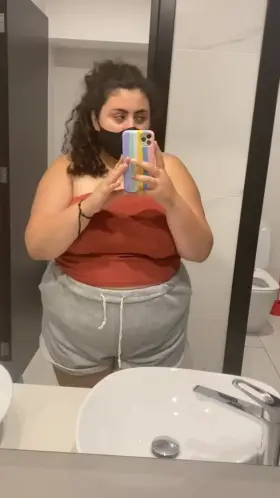 Daydreaming about being fucked at work… 😔