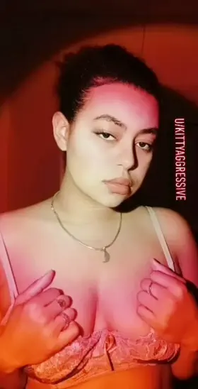 Can I get a hug and a kiss?⚘