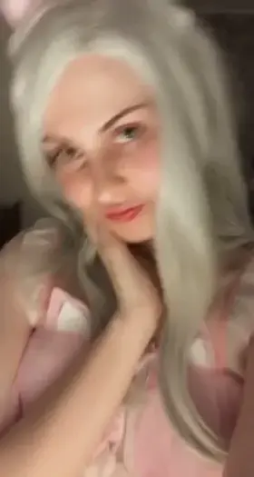 It's time to feed your slutty kitty... 😛💦