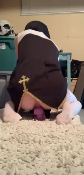 Riding my dildo like a good sissy