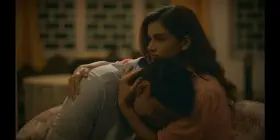 Resham Shrivardhan kiss | Ek thi Begum