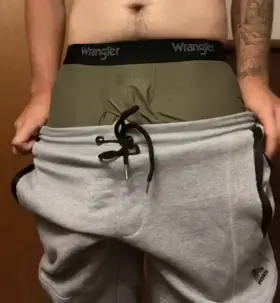 Do y’all still like gray sweats? ;) [19]