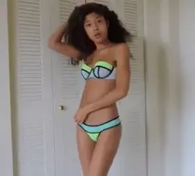 Perfect Ebony Swimsuit Booty (II)