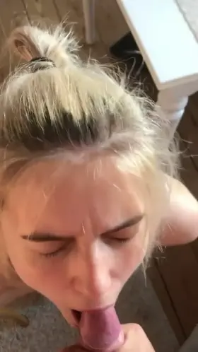 Amateur blonde babe sprayed with cum 💦💦