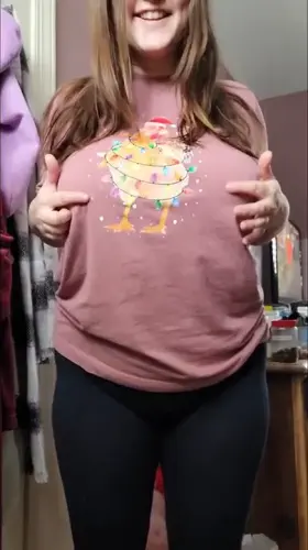 I'm a nerdy chicken lover but I'm amazing in bed sooo