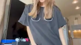 I looove big t-shirts!😈