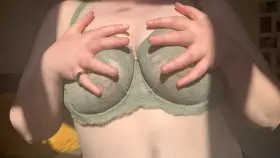 How badly do you want to be this green bra? 😇