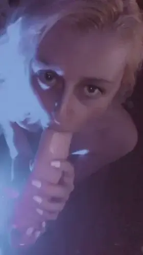 Would someone lend me their cock, this dildo just isn’t as fun 🙄😏🍆👅 [25]