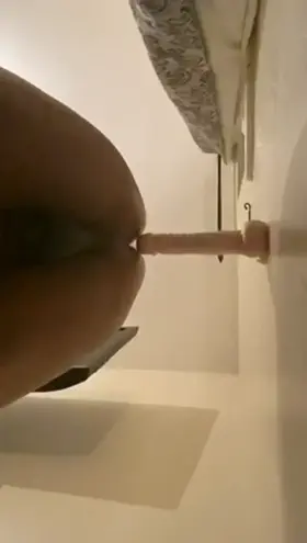 Bi Curious guy. Bought myself a dildo and had the best orgasm ever 🤪