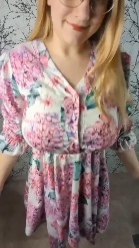 No undies under my sundress! :3