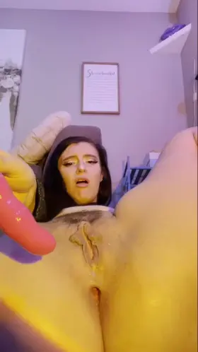 Do you like freaky girls who can squirt? 😇🤪