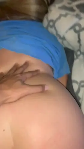 She loves getting raw dogged from behind and I love nutting in that pretty pussy (oc)