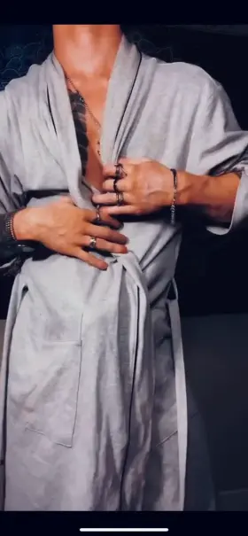 This is how I look when I’m not on twitch