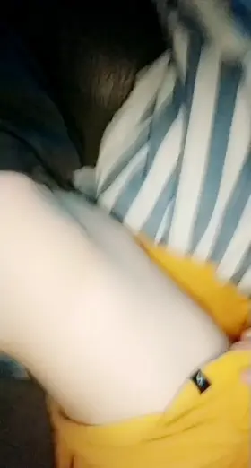 (19) First time showing my ass 😳 Kinda nervous lmk what ya think tehee