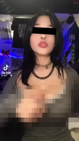 Look at her eyes, beta ahahah