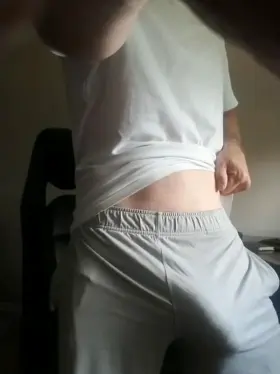 Are my gym short too revealing ? 😏