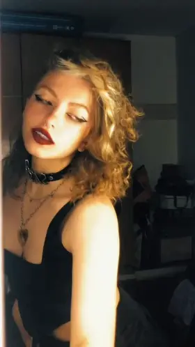 If I were your coworker, would you peek?