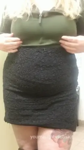 First reddit striptease while I'm at work. Hope you all enjoy 😉 [OC]