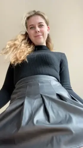 If you think I’m cute I’ll wear this to my college class…