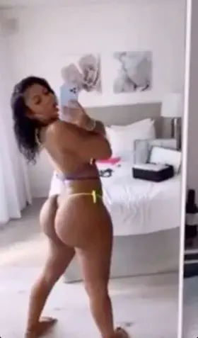 Chinese kitty booty flexing