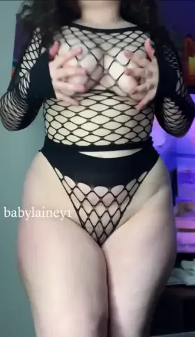 ignore always sunny in the background & pay attention to my booty