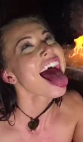 What's on my TV this Christmas! Yule Time Log Fireplace! 🎄🔥