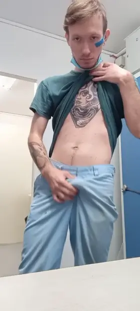 Ill go give you my cock in the breakroom at work!😈😉