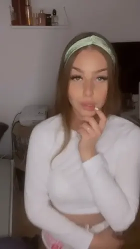 would make my day if at least one person loved my big butt 😇