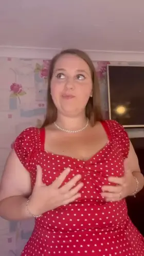 Whose your favourite English chubby naughty milf