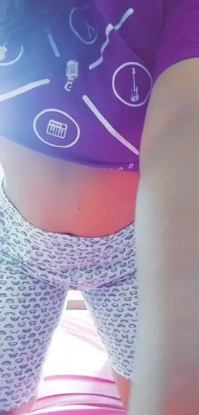 This warm and soft body waiting for your hands to explore [F]