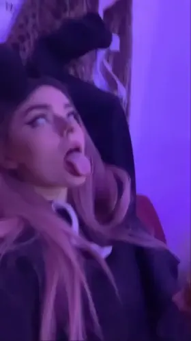 ..yeah I know I’m vegetarian but pls can someone feed me cock, pls? 😜🤤