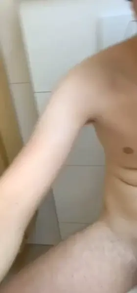 Any dads for curly hair twink?💕