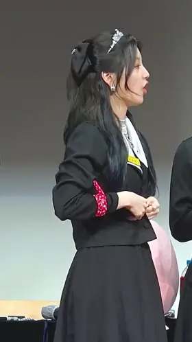 ROCKETPUNCH Yeonhee loves to tease