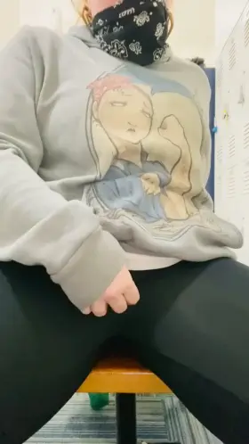 A little warm up in the locker room before my work out