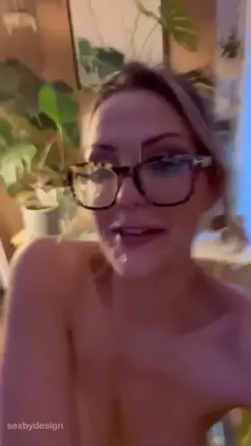 Didn’t want to keep the delivery driver waiting 😜💦