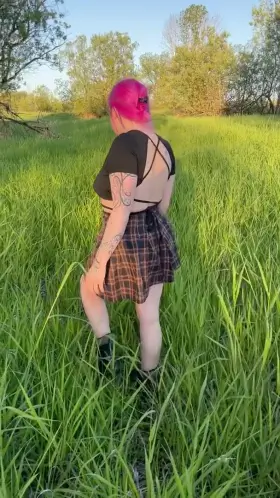 Hope you have a titillating Tuesday 🖤