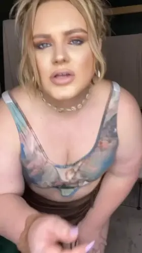 Should I be wearing panties with this skirt? 🤫