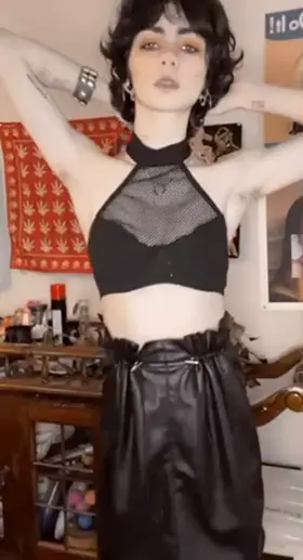 if you’re looking for a new obsession here i am ☺️