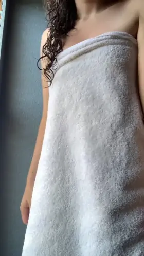 do you like the way I drop my towel for you?