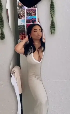 Come see what's under my dress 🥺